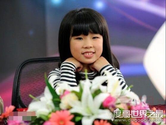 中国最小炫富女孙心怡，自曝家住城堡父亲是大官
