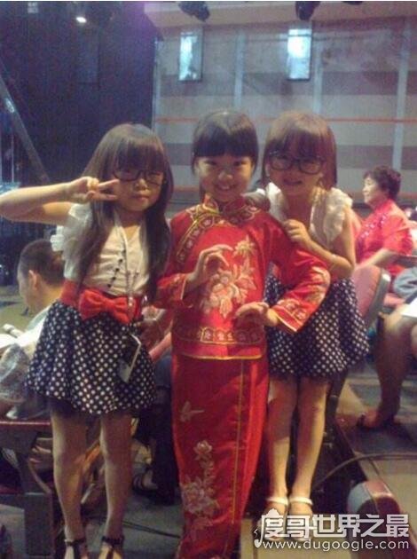 中国最矮女子组合袖珍三公主3名女孩人平均身高12米