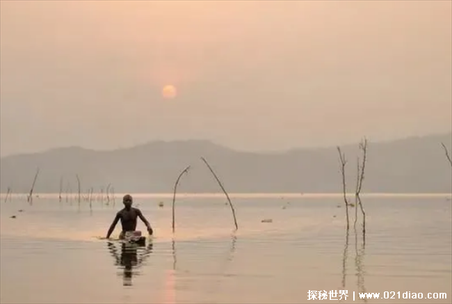 世界上最圆的湖 位于非洲西部的波森维湖(直径7千米)